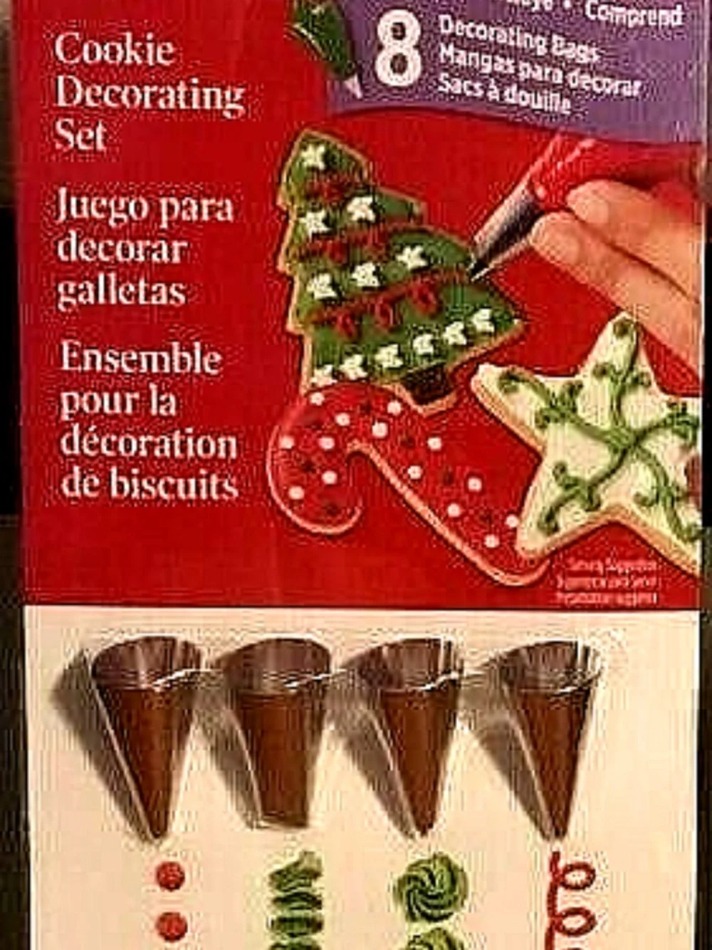 Wilton 12 Piece Holiday Frosting Cake Cookie Decorating Set Kit Tips Bags NEW